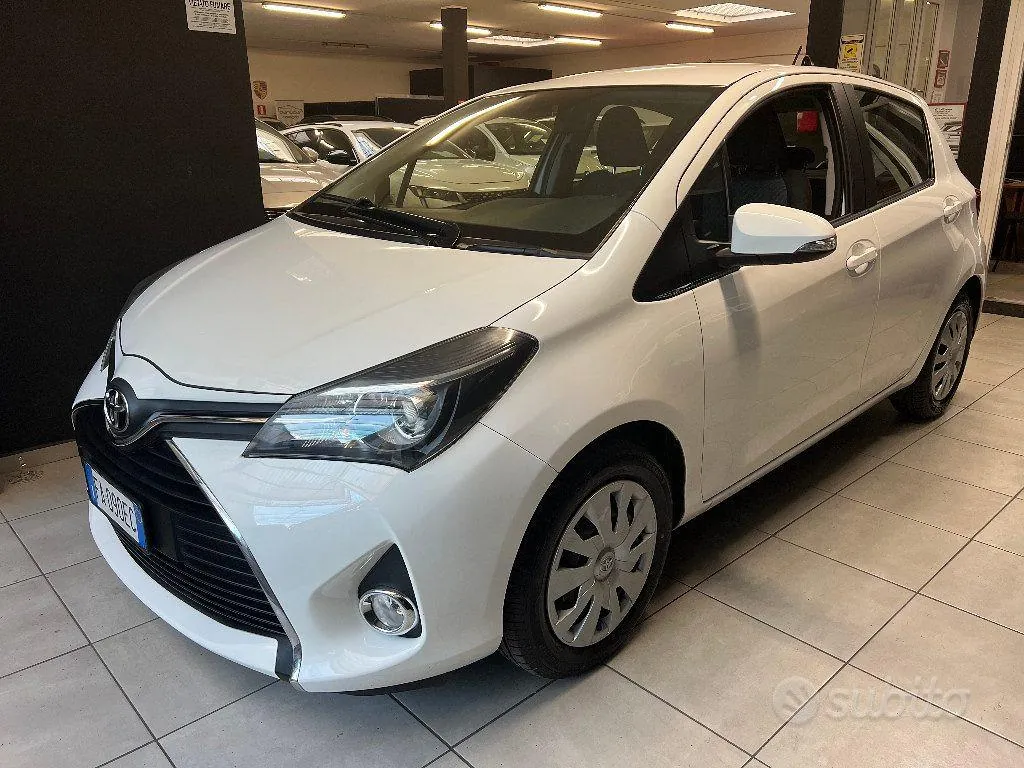 Toyota Yaris 2015 photo 2