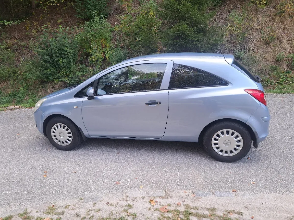 Opel Corsa 2009 photo 2