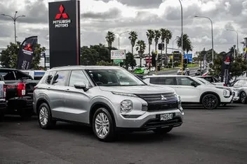 Mitsubishi Outlander 2022 photo 4