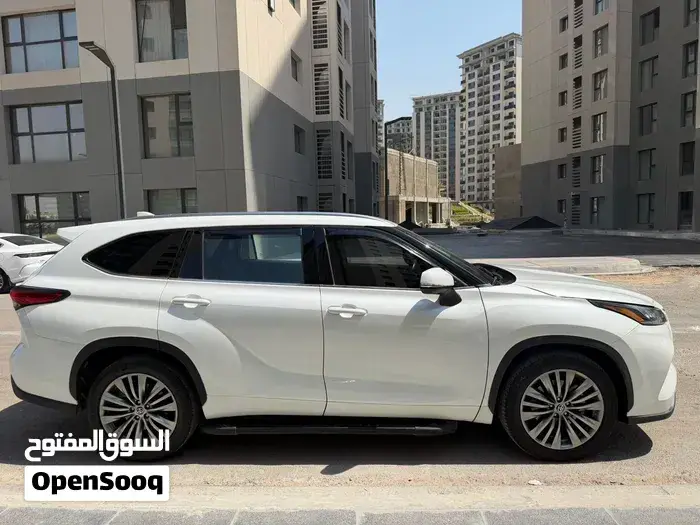 Toyota Highlander 2022 photo 3