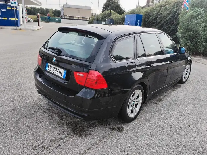BMW 3 Series 2010 photo 5
