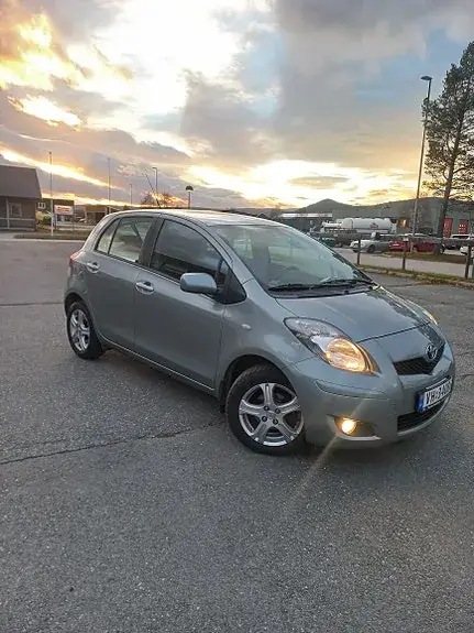 Toyota Yaris 2011 photo 5