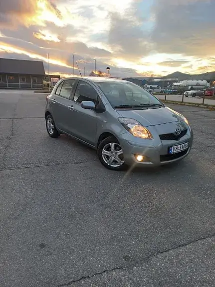 Toyota Yaris 2011 photo 4
