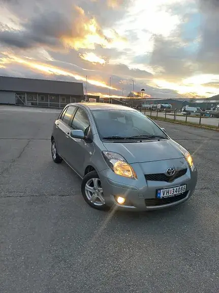 Toyota Yaris 2011 photo 3