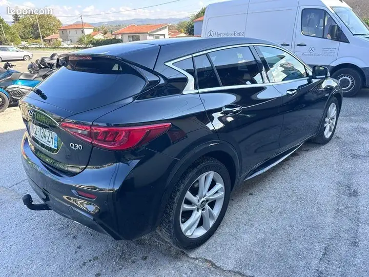 Infiniti Q30 2018 photo 5