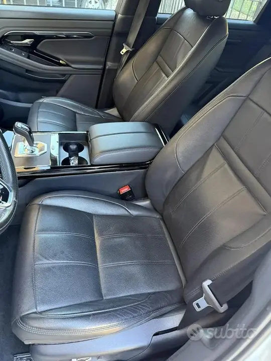Land Rover Range Rover Evoque 2021 photo 4