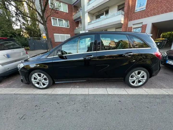 Mercedes-Benz B 200