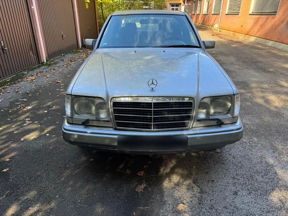 Mercedes-Benz W124