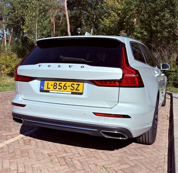 Volvo V60 2021 photo 3