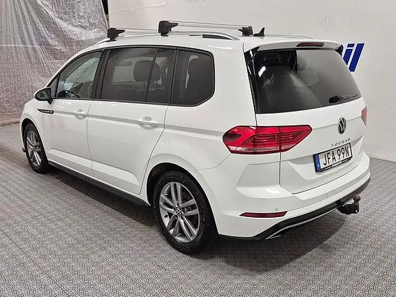 Volkswagen Touran 2023 photo 5