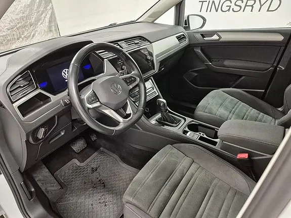 Volkswagen Touran 2023 photo 2