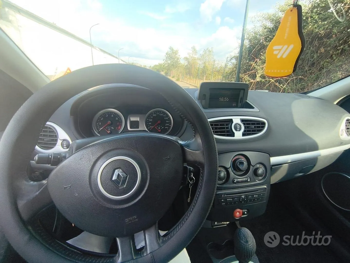 Renault Clio 2011 photo 5