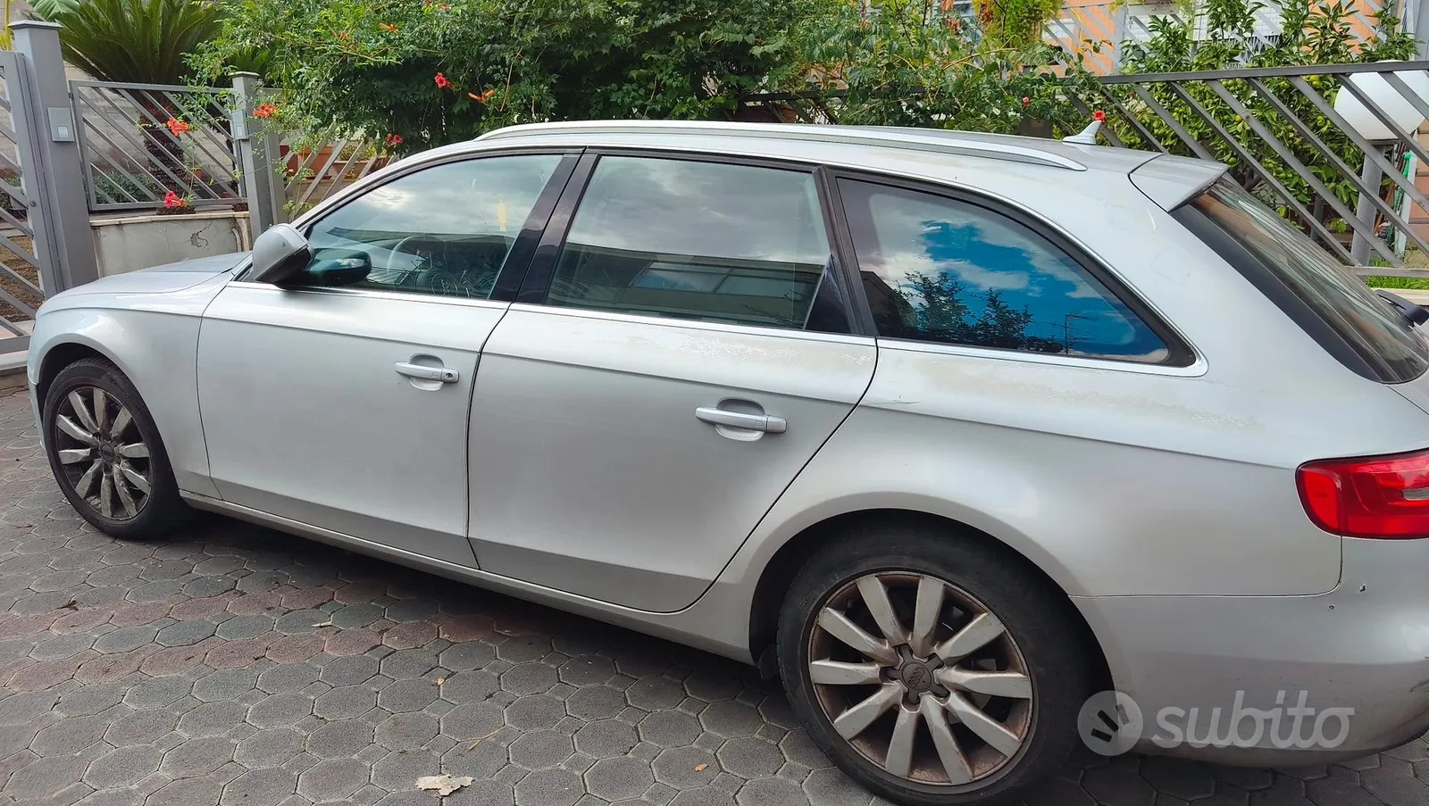 Audi A4 Avant 2012 photo 4