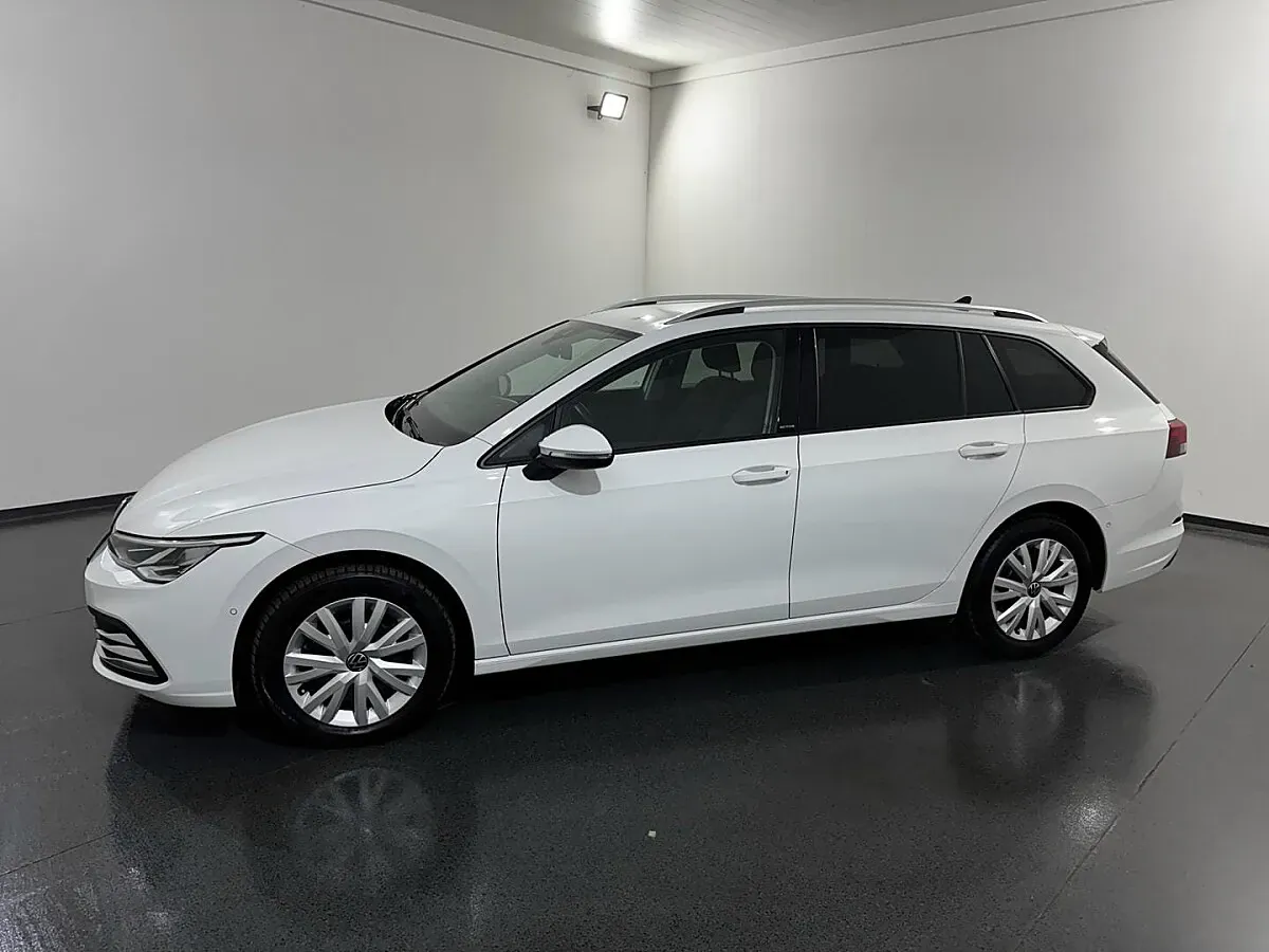 Volkswagen Golf 2023 photo 3
