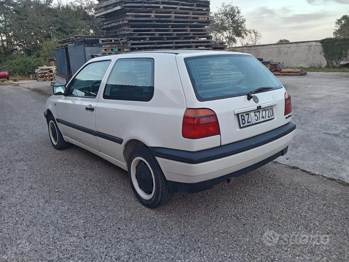 Volkswagen Golf 1993 photo 2