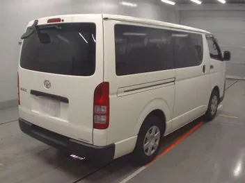 Toyota Hiace 2018 photo 3