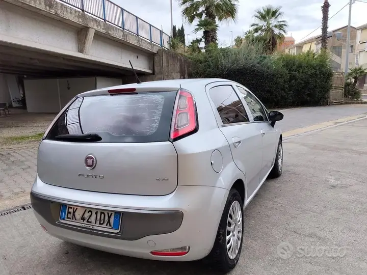 Fiat Punto Evo 2011 photo 2