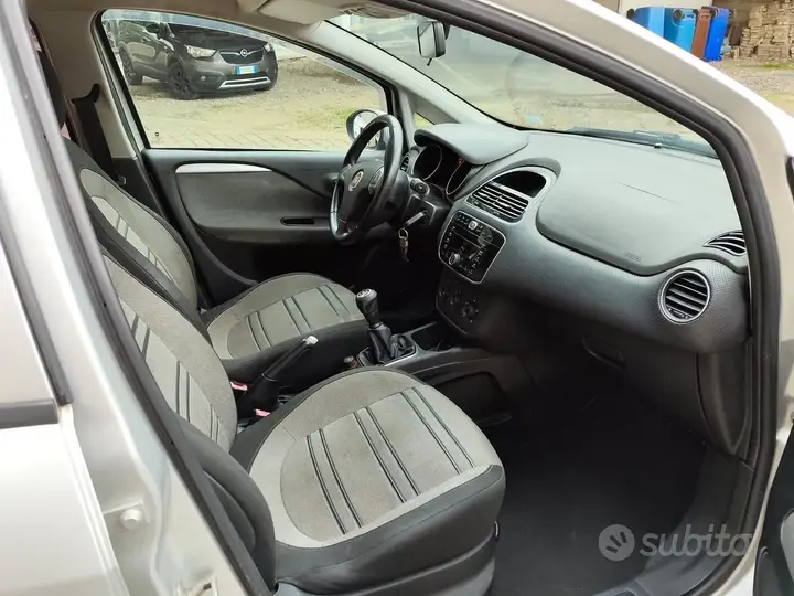 Fiat Punto Evo 2011 photo 5