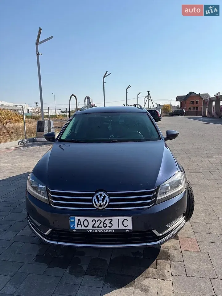 Volkswagen Passat 2013 photo 2