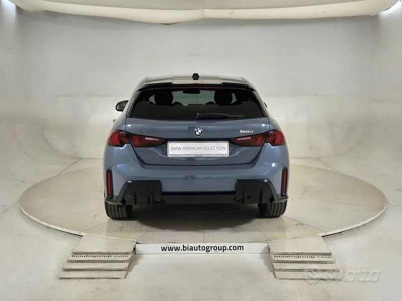 BMW 1 Series 2025 photo 4