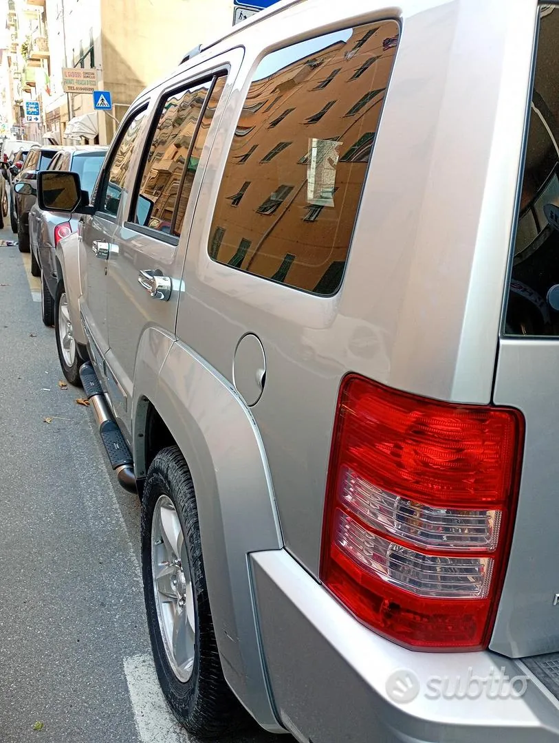 Jeep Cherokee 2008 photo 3