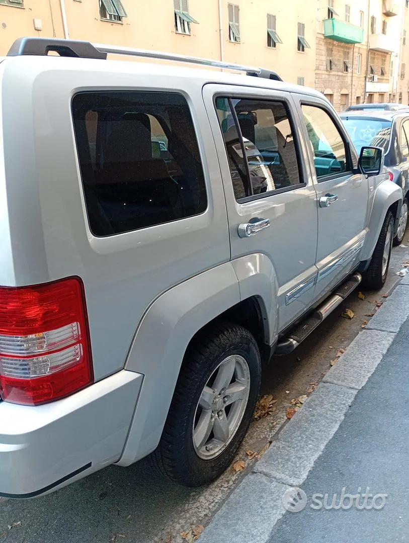 Jeep Cherokee 2008 photo 2