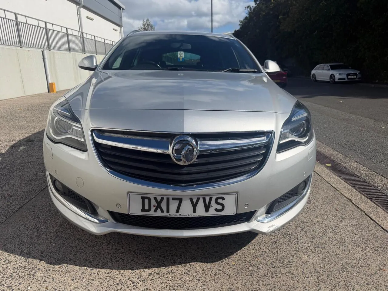 Vauxhall Insignia 2017 photo 2