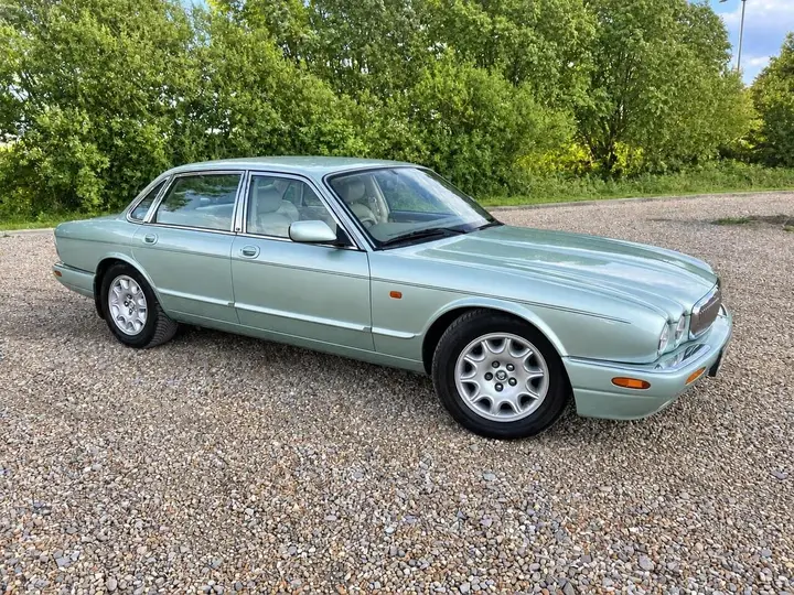 Jaguar Xj