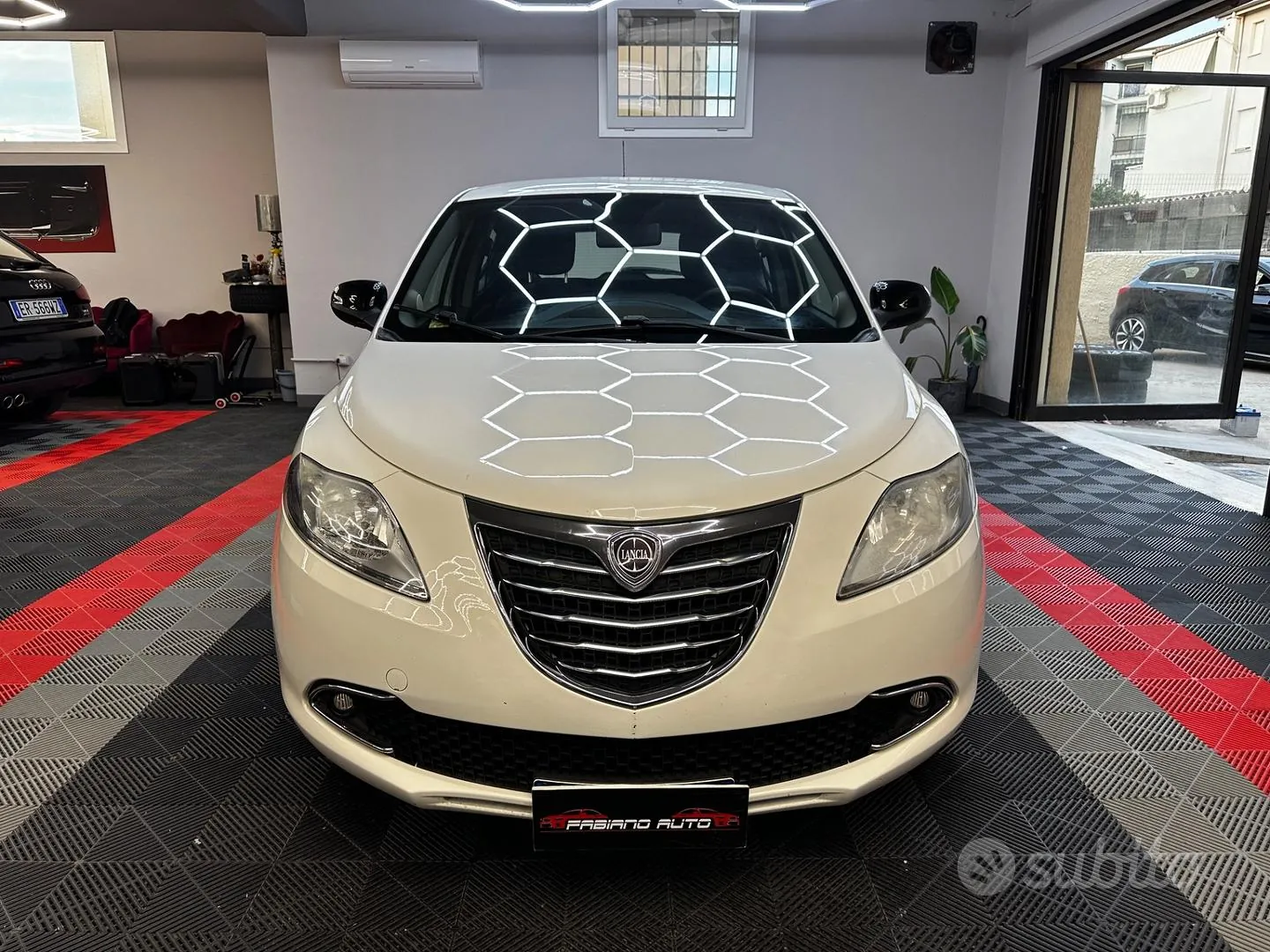 Lancia Ypsilon 2012 photo 2