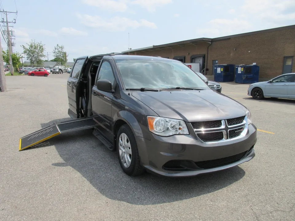 Dodge Grand Caravan 2016 photo 2