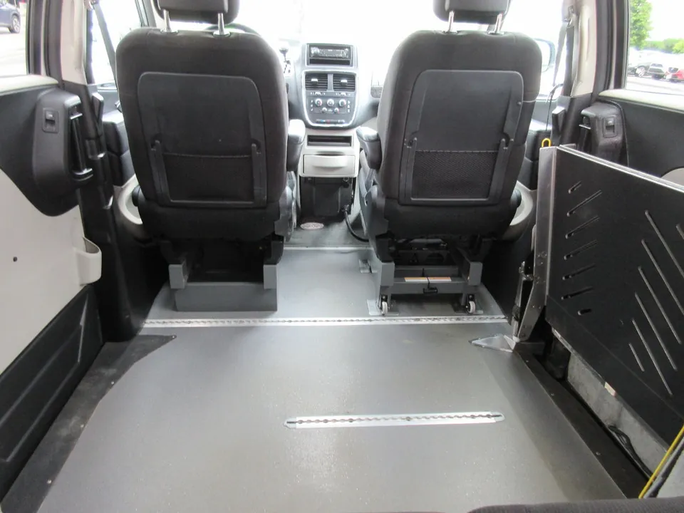 Dodge Grand Caravan 2016 photo 3