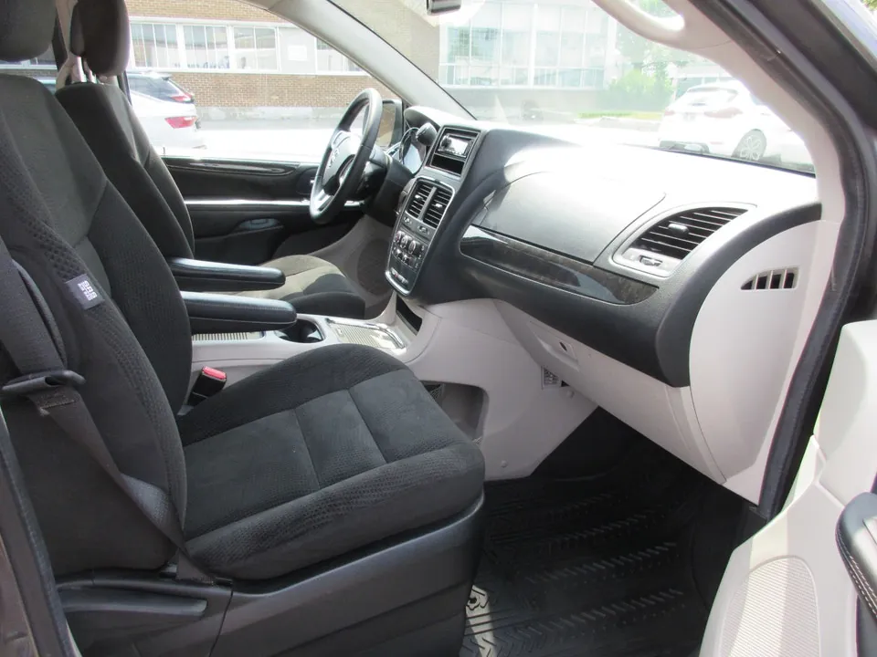 Dodge Grand Caravan 2016 photo 5