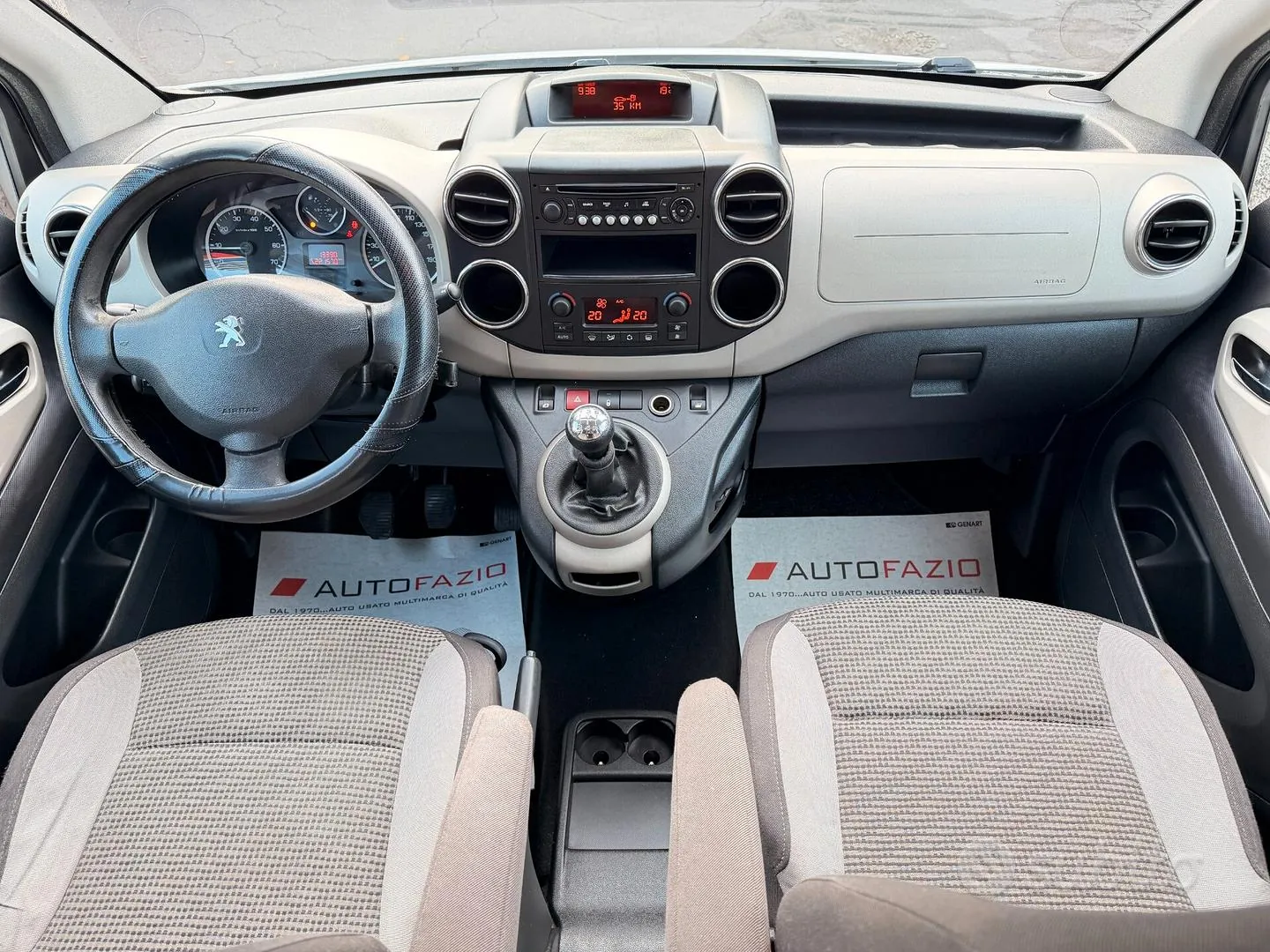 Peugeot Partner 2013 photo 2