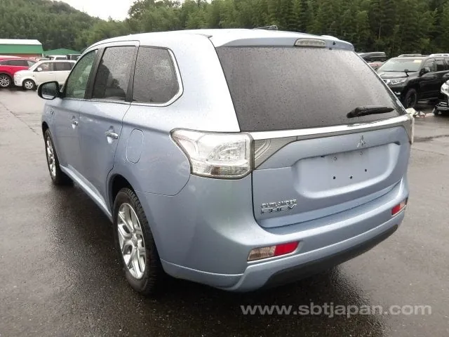 Mitsubishi Outlander Phev 2013 photo 3