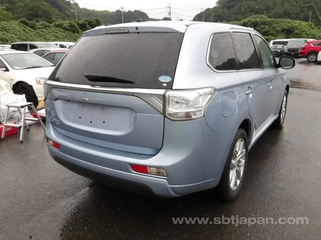 Mitsubishi Outlander Phev 2013 photo 4