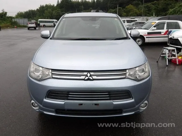 Mitsubishi Outlander Phev 2013 photo 5