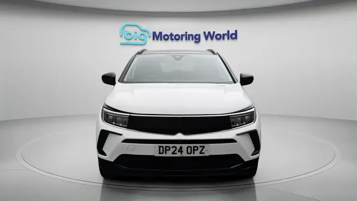 Vauxhall Grandland 2024 photo 3