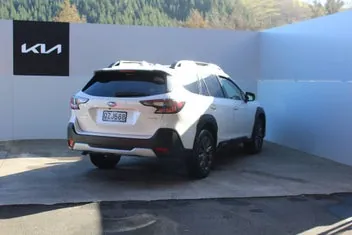 Subaru Outback 2024 photo 4