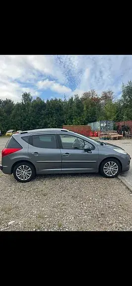 Peugeot 207 2011 photo 3