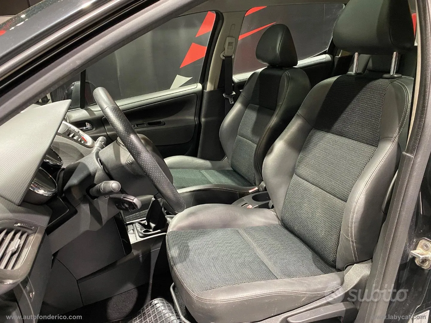 Peugeot 207 2012 photo 5