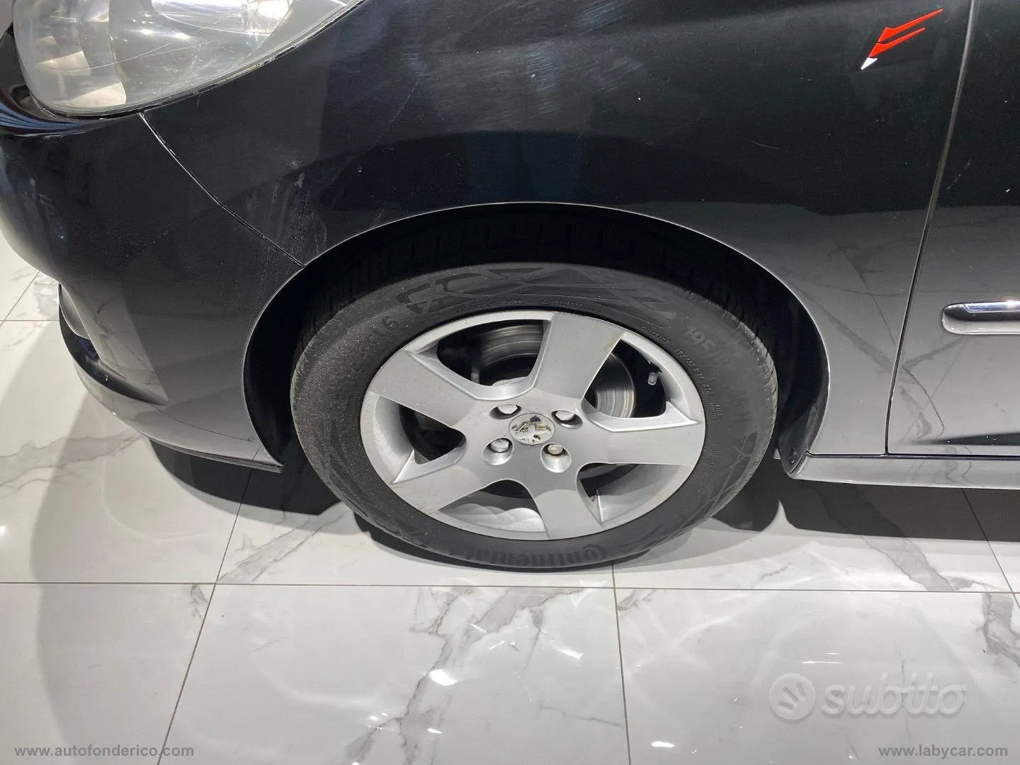 Peugeot 207 2012 photo 3