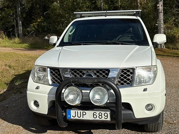 Nissan Navara 2009 photo 2