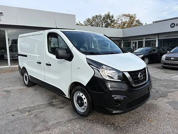 Nissan Nv300 2018 photo 2
