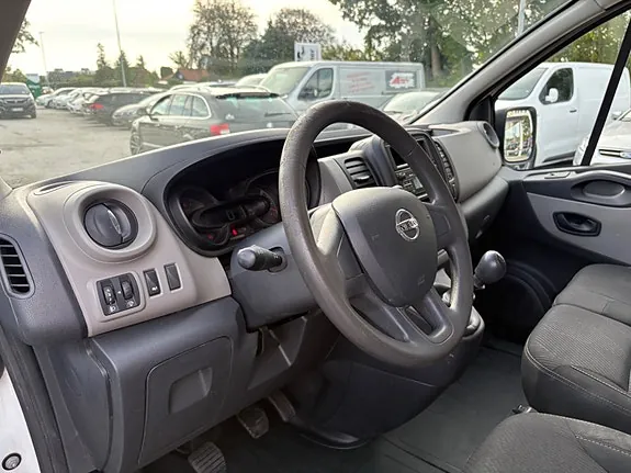 Nissan Nv300 2018 photo 5
