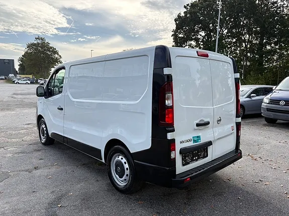 Nissan Nv300 2018 photo 3