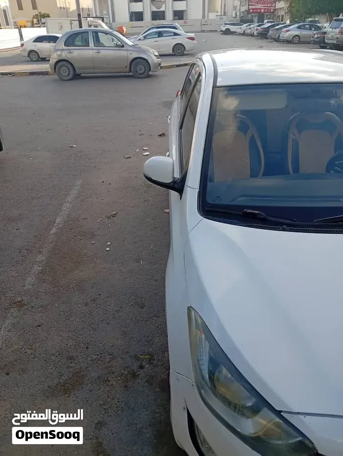 Hyundai I20 2011 photo 2