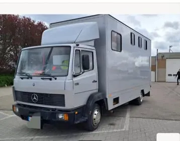 Mercedes-Benz Paardenvrachtwagen 814