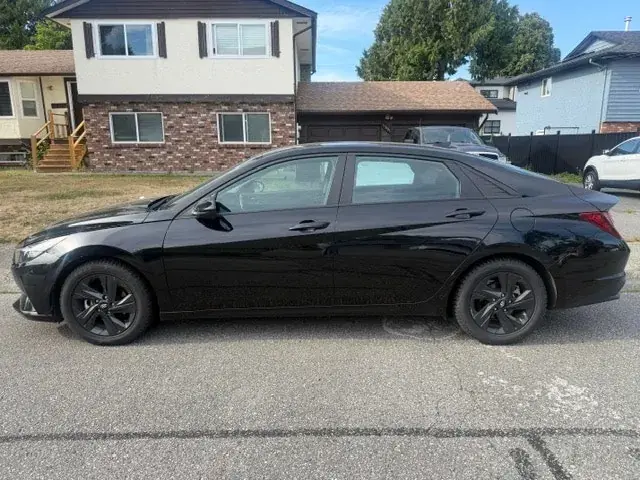 Hyundai Elantra 2022 photo 2