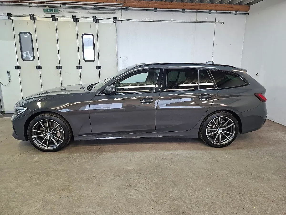 BMW 3 Series 2022 photo 2