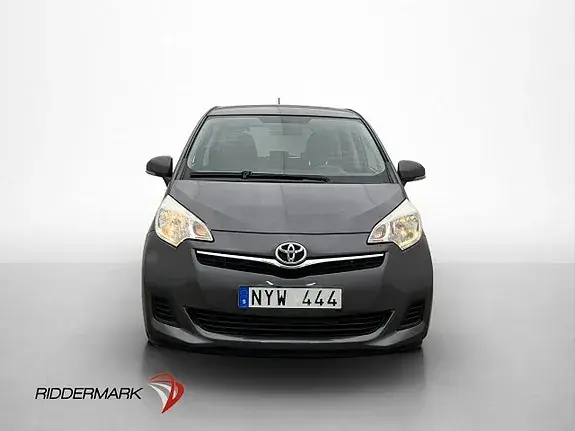 Toyota Verso-S 2013 photo 2